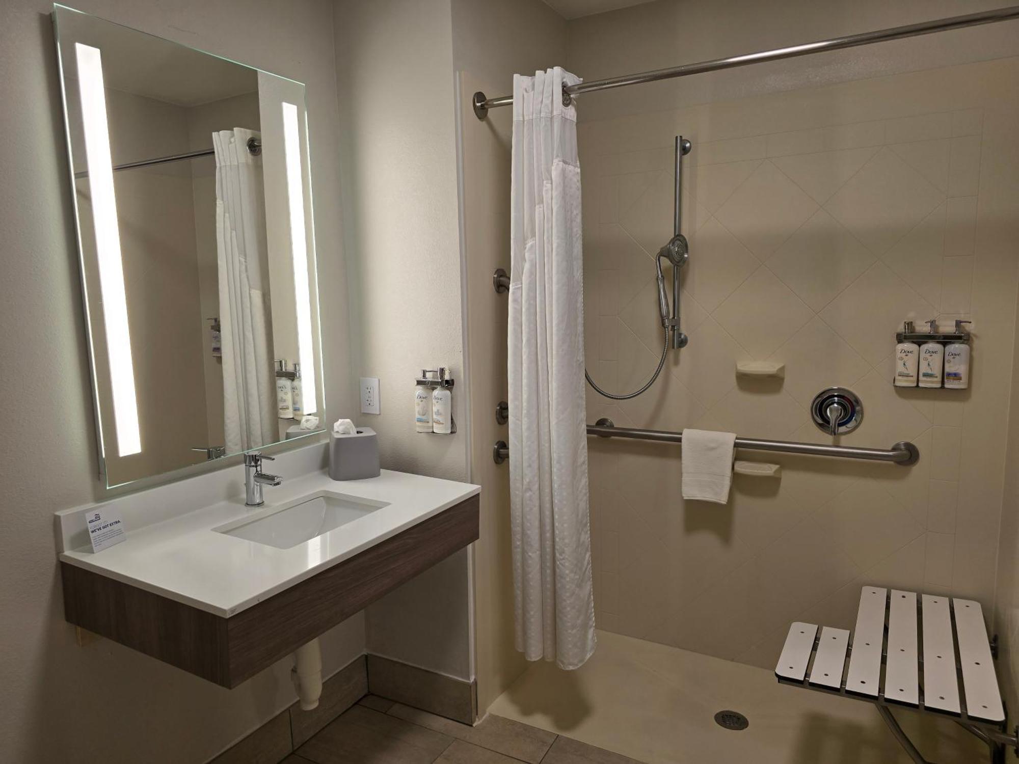 Holiday Inn Express & Suites - Smithfield/Selma By Ihg Εξωτερικό φωτογραφία